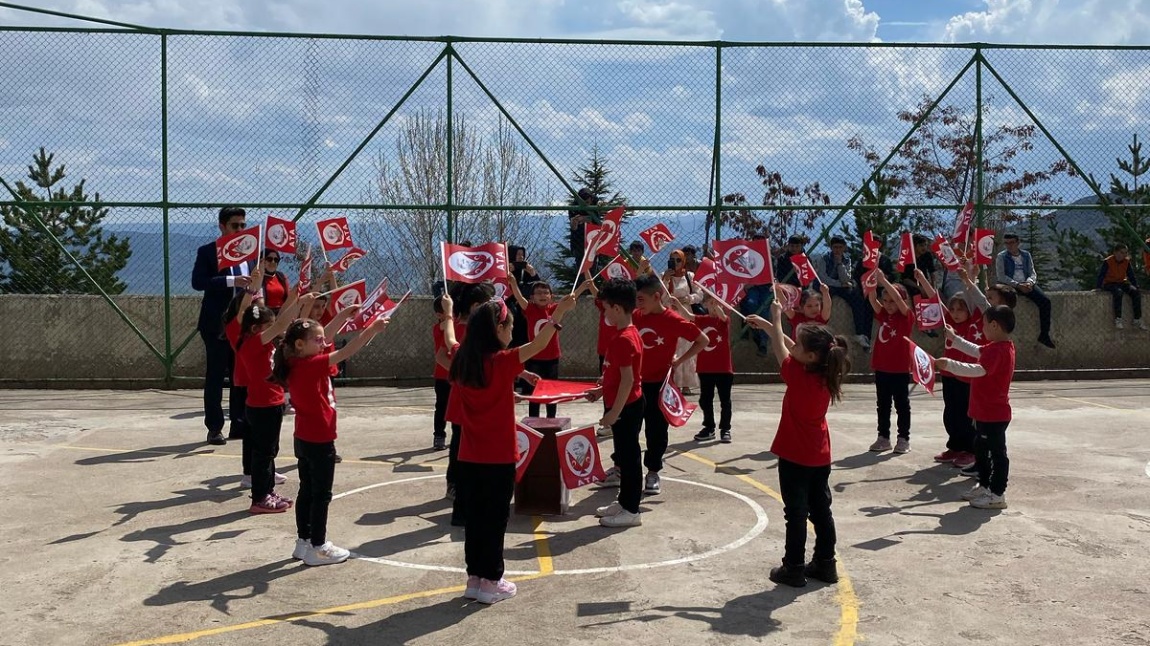 Okulumuzda 23 Nisan Ulusal Egemenlik ve Çocuk Bayramı coşkuyla kutlandı.